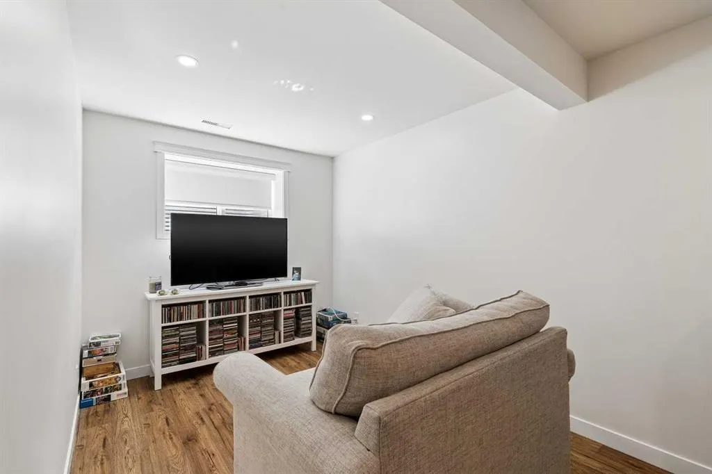 355 Woodbine Boulevard SW