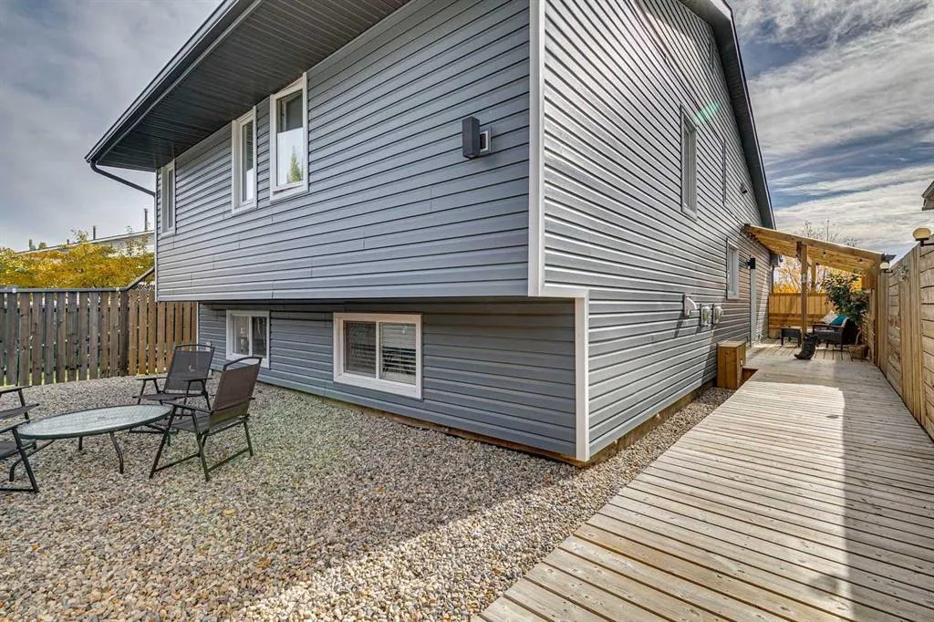 355 Woodbine Boulevard SW