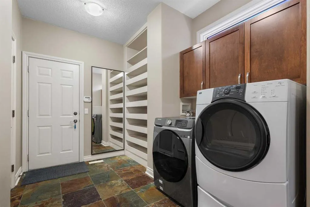 75 Discovery Ridge Mount SW