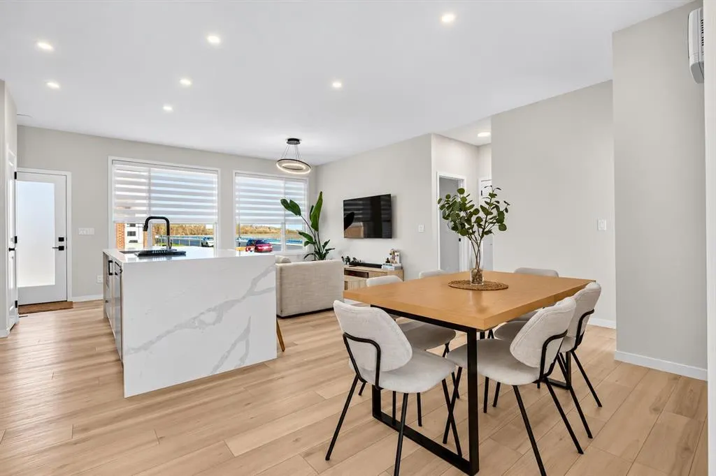 168 Setonstone Manor SE