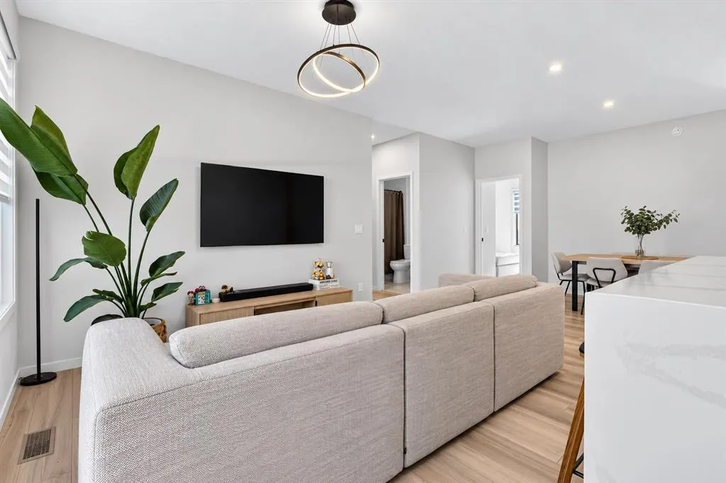 168 Setonstone Manor SE