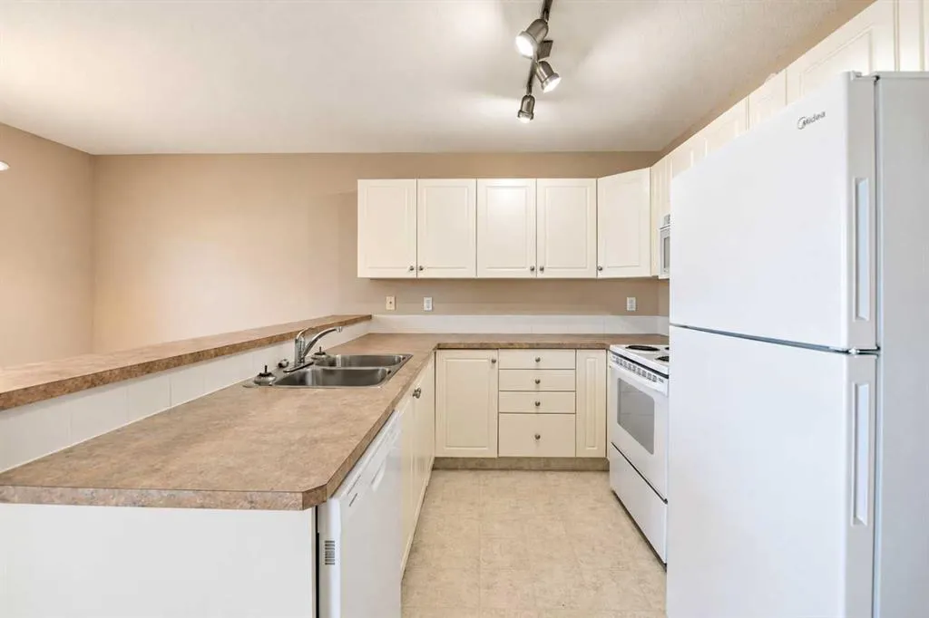 20 Jacobs Close #48