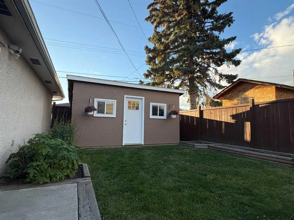 1623 Rouleau Crescent SE