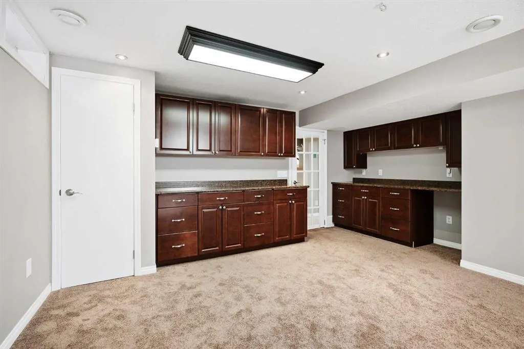 163 Westwood Drive SW