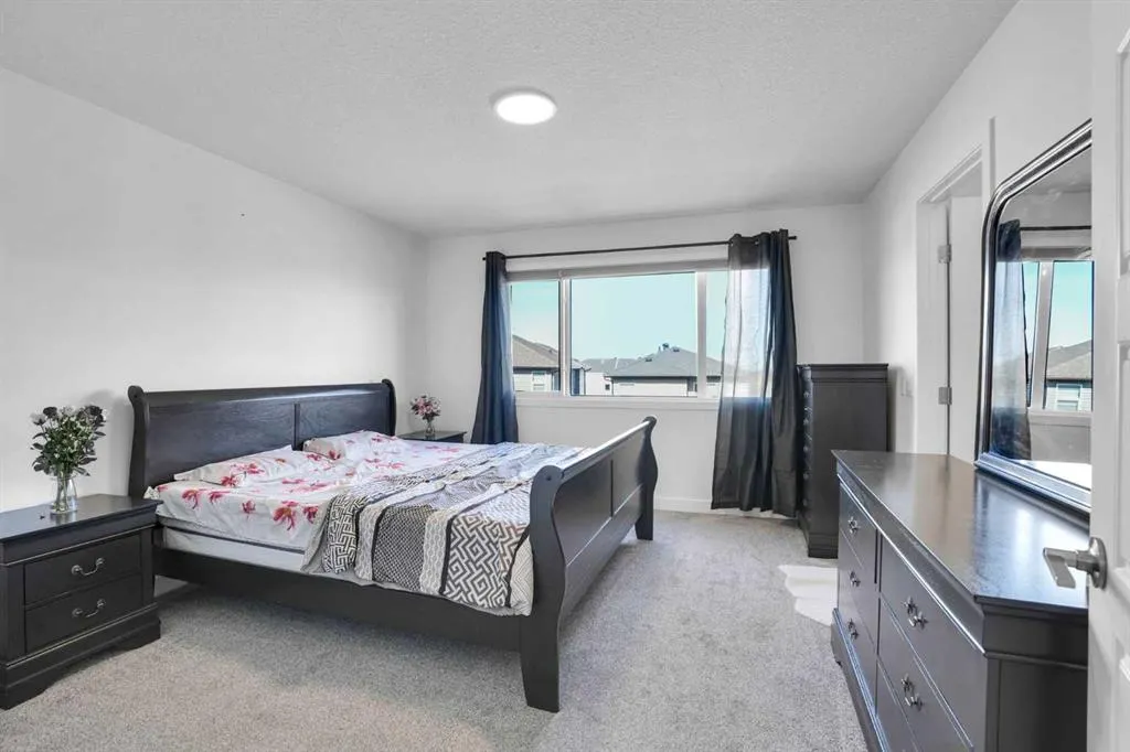 314 Corner Meadows Way NE