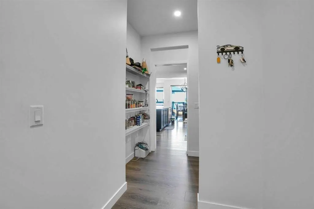 314 Corner Meadows Way NE