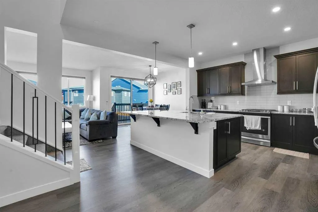314 Corner Meadows Way NE