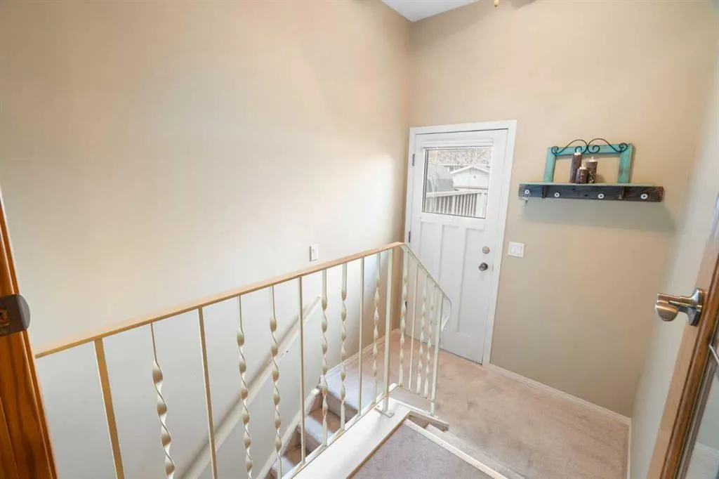 212 Whiteview Bay NE