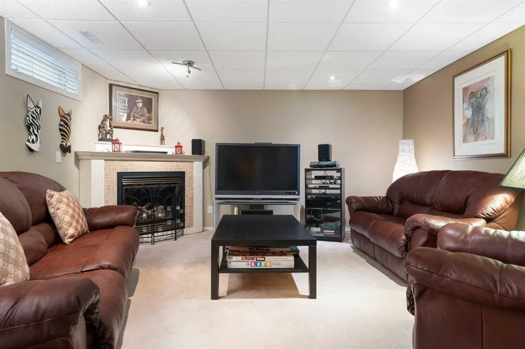212 Whiteview Bay NE