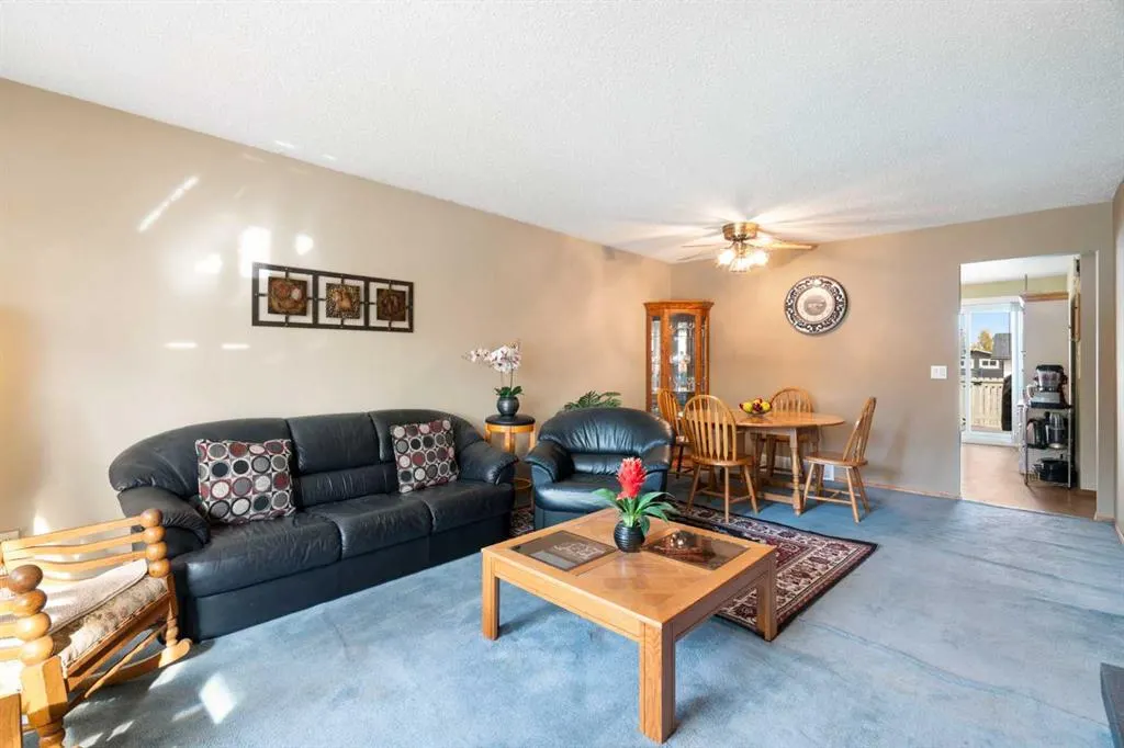 212 Whiteview Bay NE