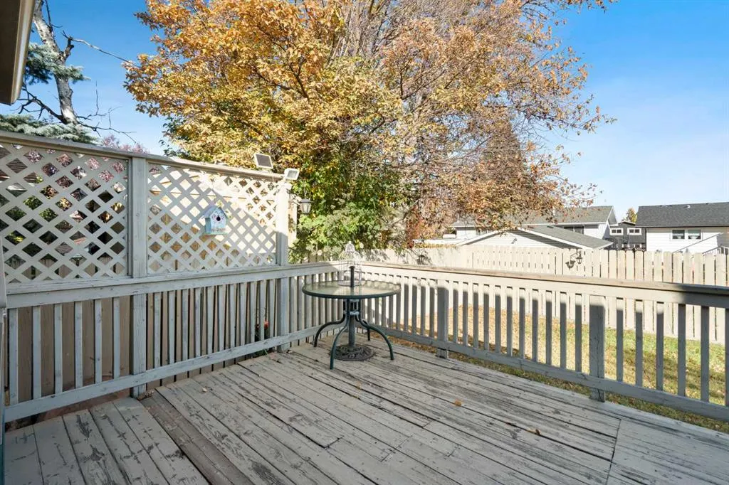 212 Whiteview Bay NE