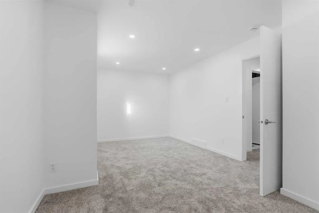 466 Highlands Boulevard W #2