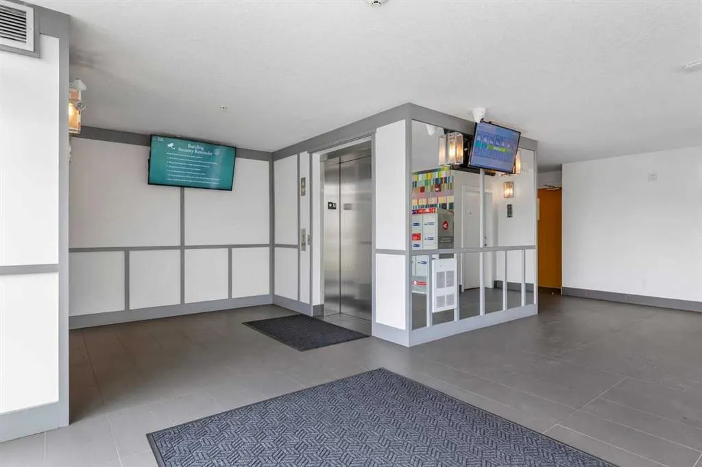 2702 17 Avenue SW #213