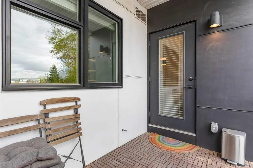 2702 17 Avenue SW #213
