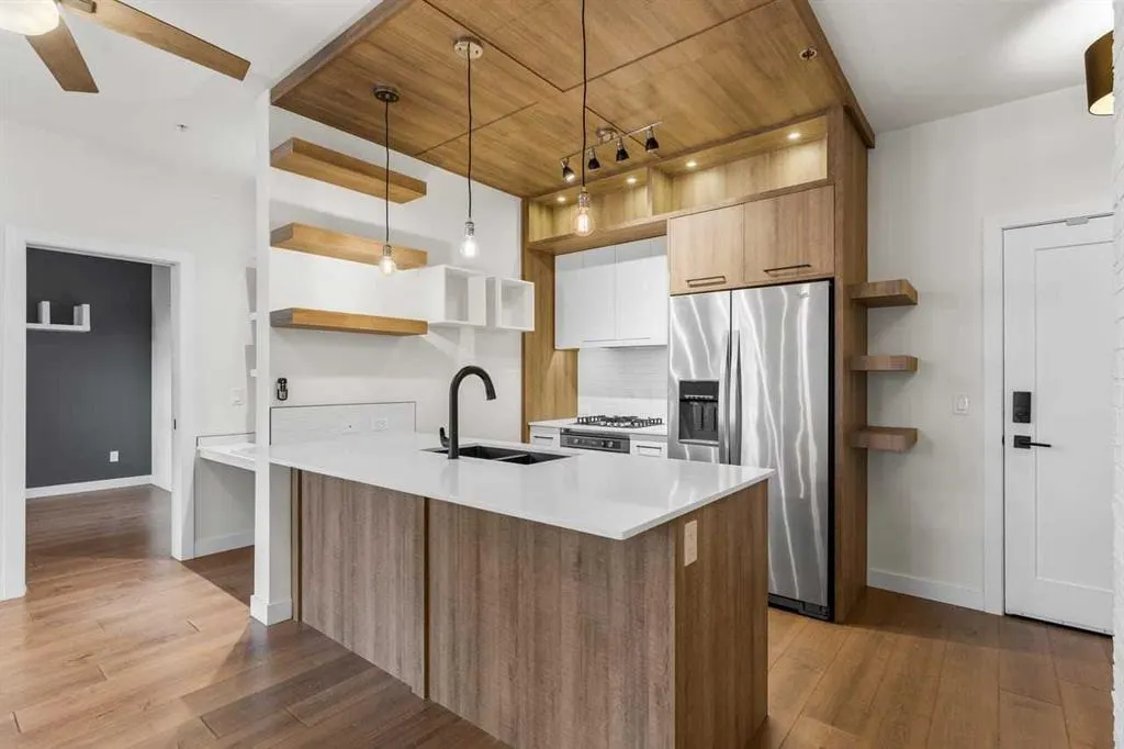 2702 17 Avenue SW #213
