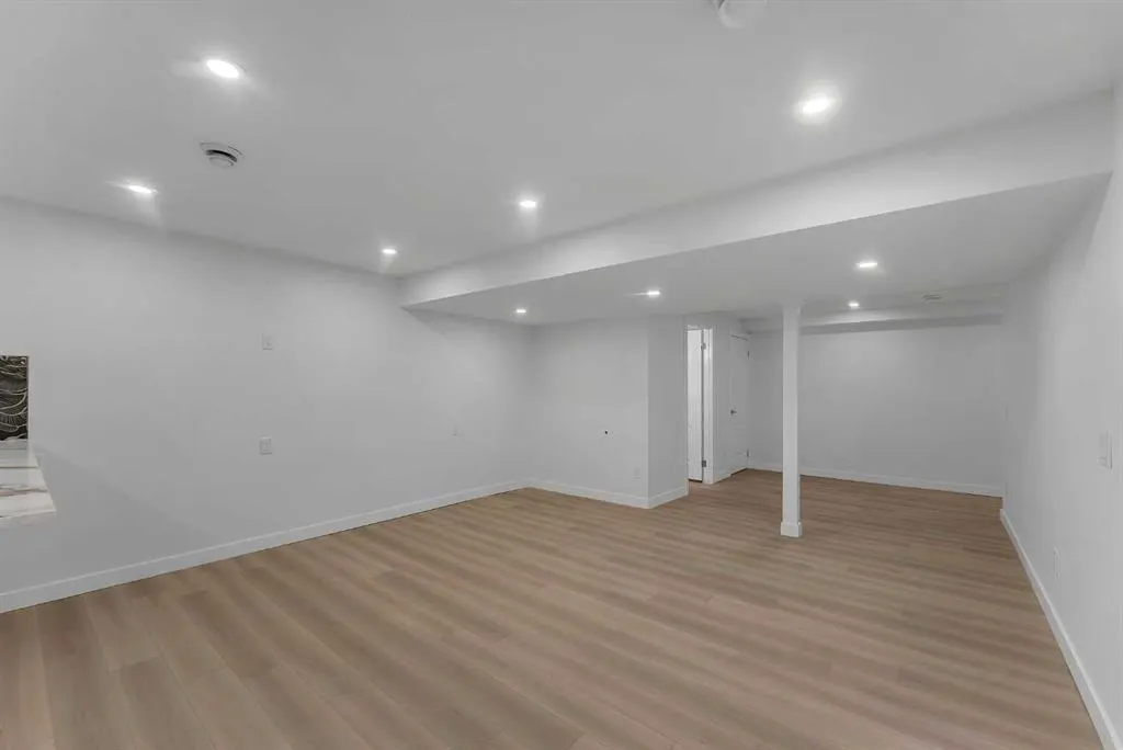 210 Crimson Lane