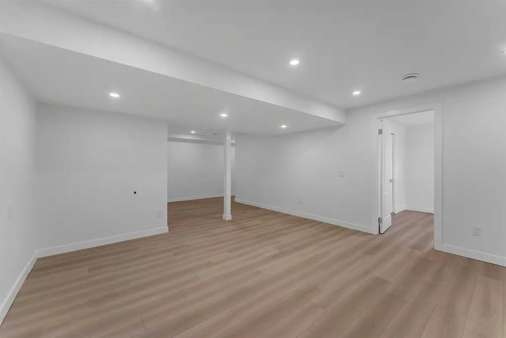 210 Crimson Lane