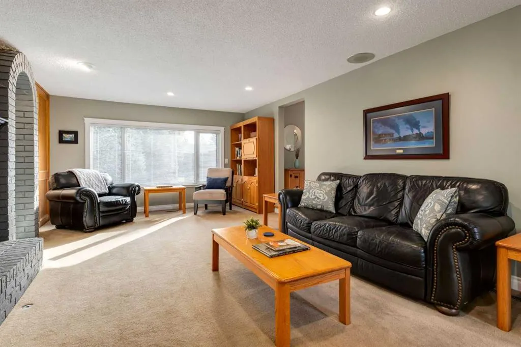 10723 Maplebend Drive SE