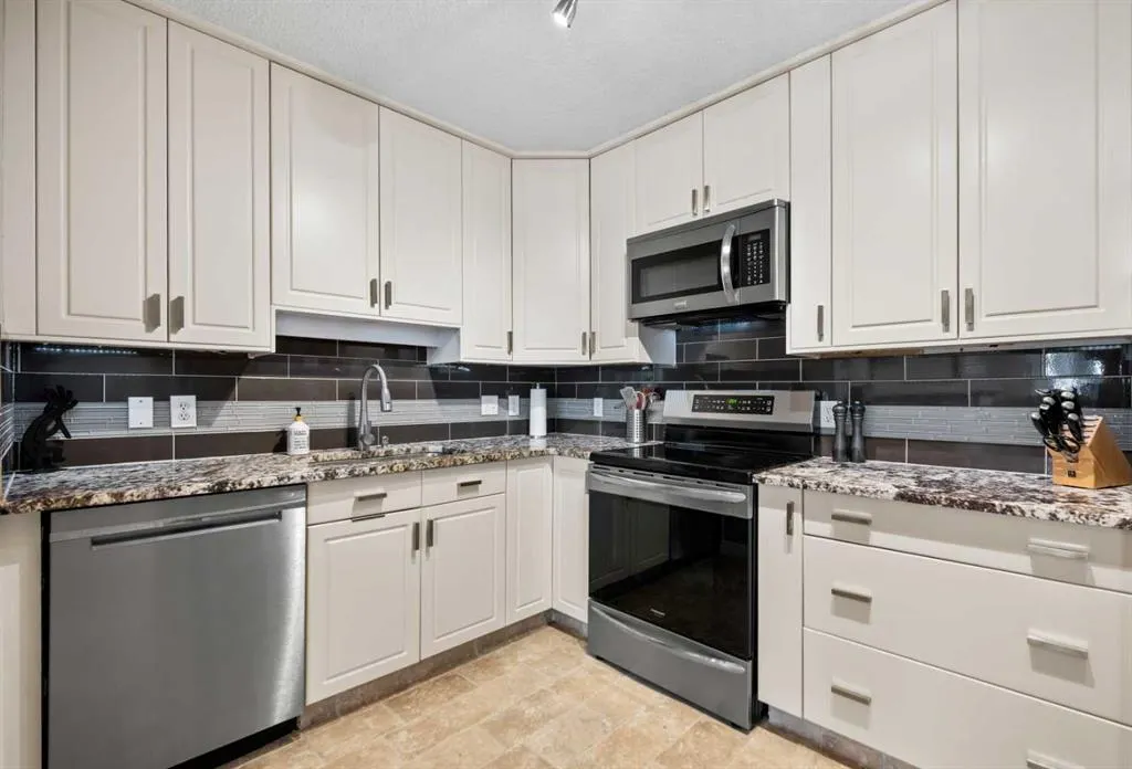 38 Richelieu Court SW