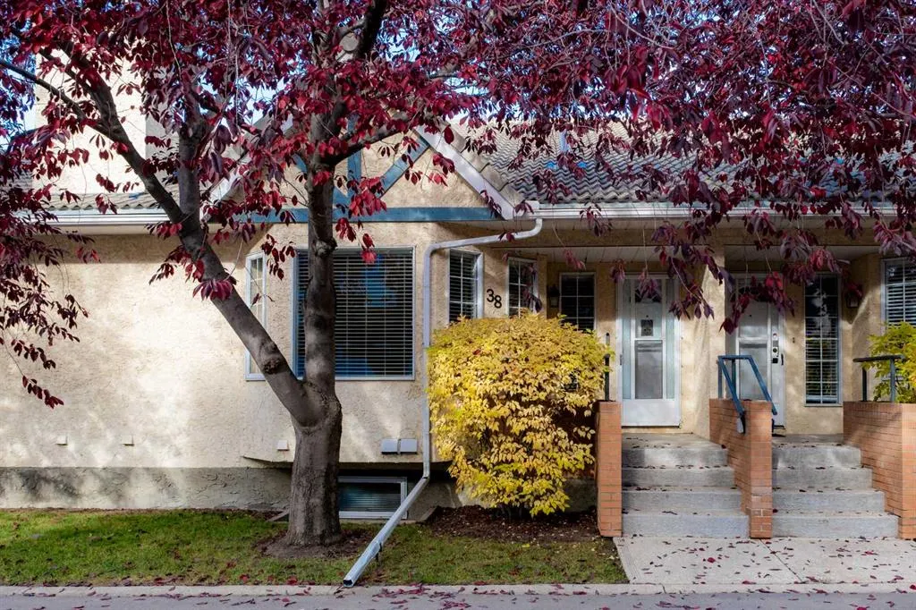 38 Richelieu Court SW