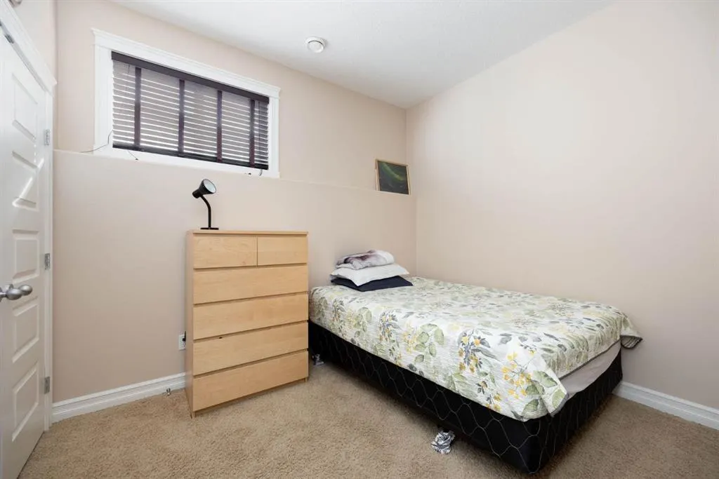 128 Mountain Avens Crescent