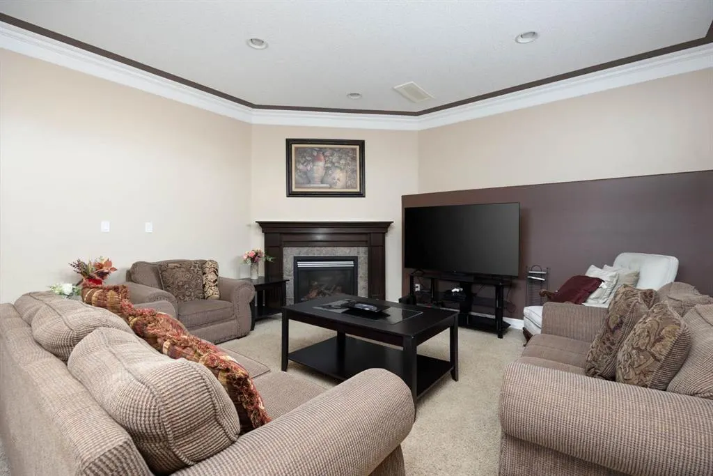 128 Mountain Avens Crescent