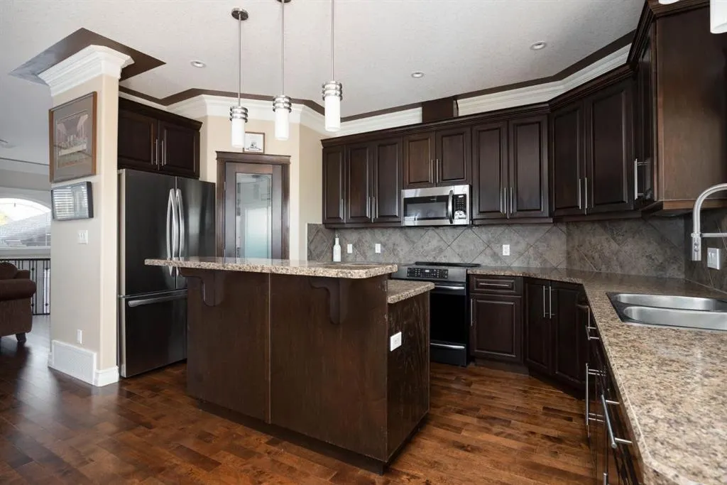 128 Mountain Avens Crescent