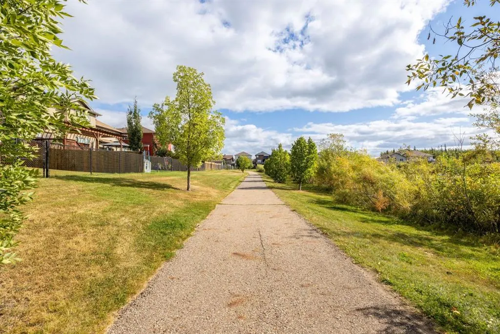 128 Mountain Avens Crescent