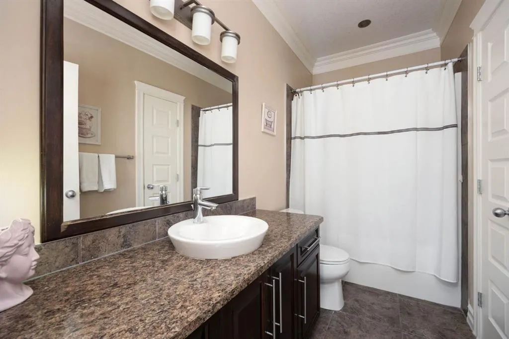 128 Mountain Avens Crescent