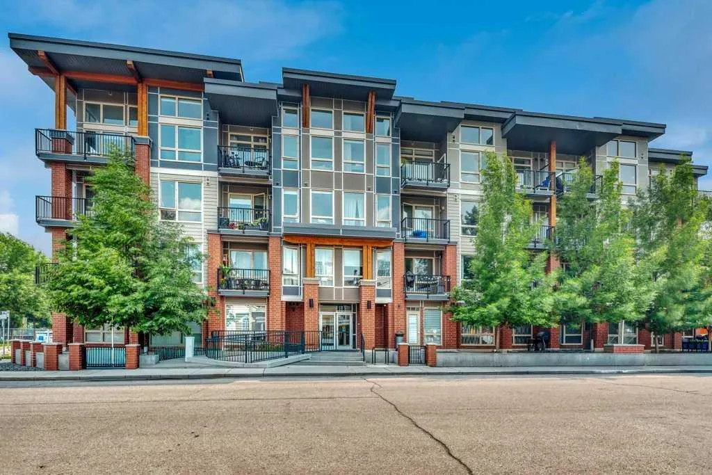 305 18 Avenue SW #328