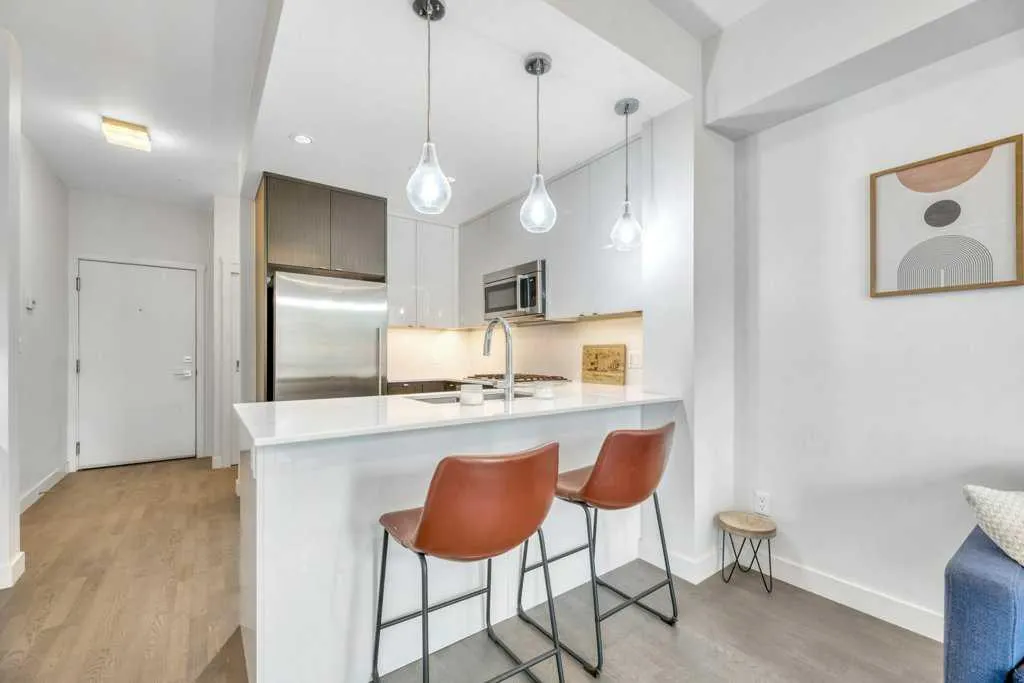 305 18 Avenue SW #328