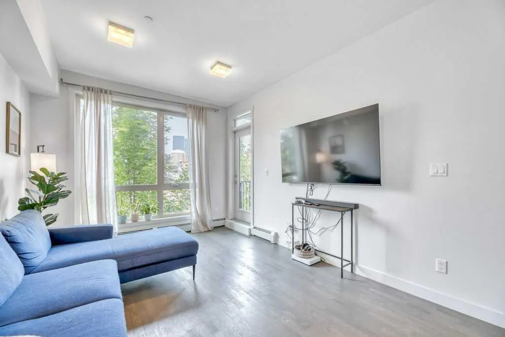 305 18 Avenue SW #328