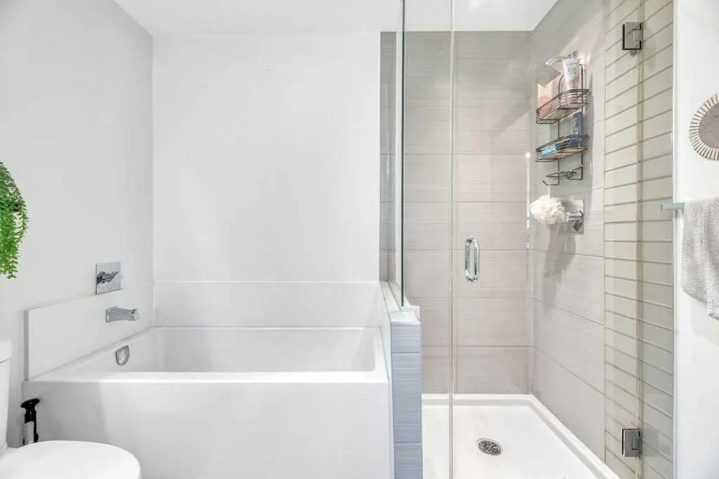 305 18 Avenue SW #328
