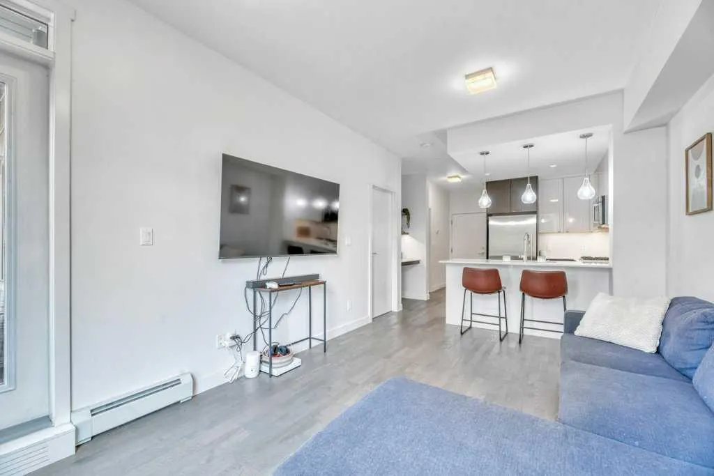 305 18 Avenue SW #328