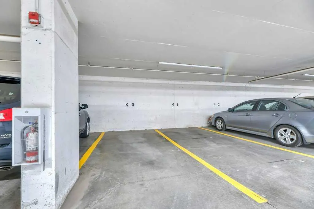 305 18 Avenue SW #328