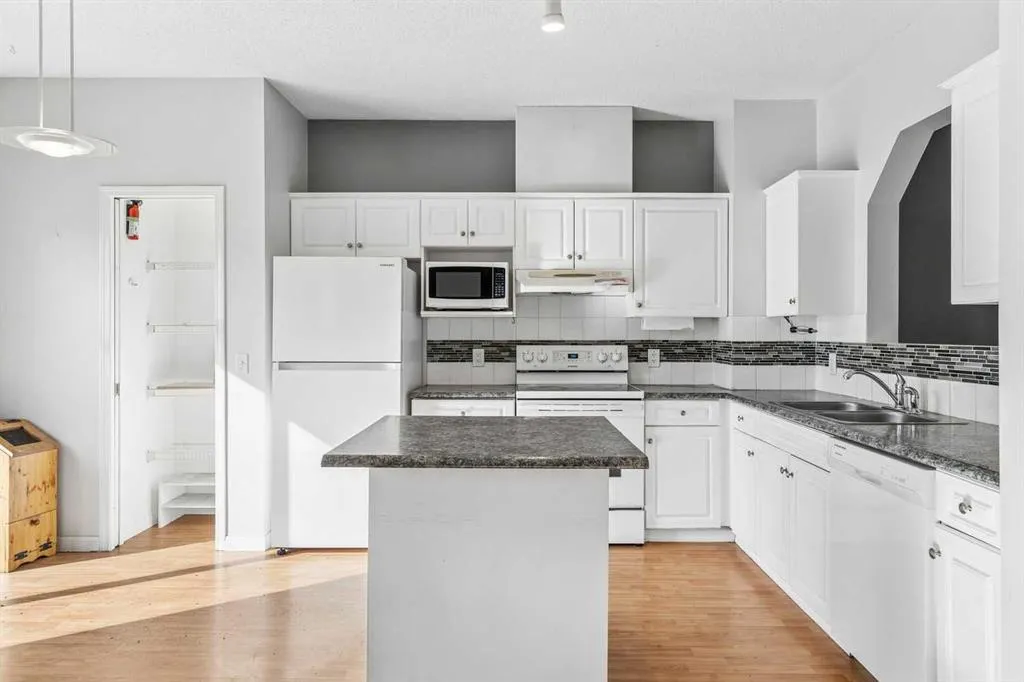 163 Citadel Drive NW