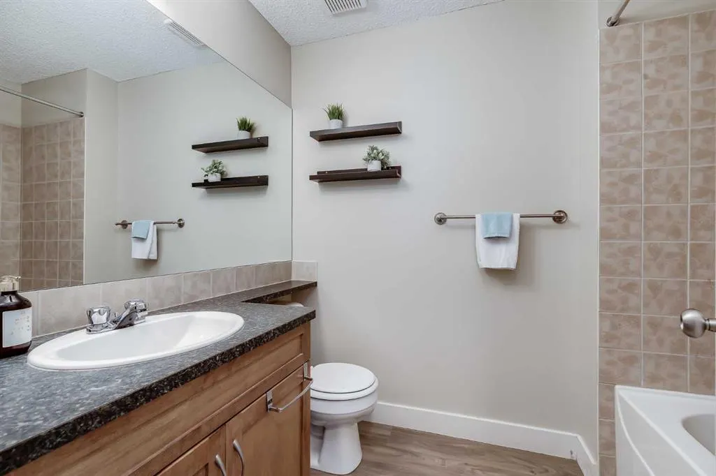 125 Village Heights SW #3