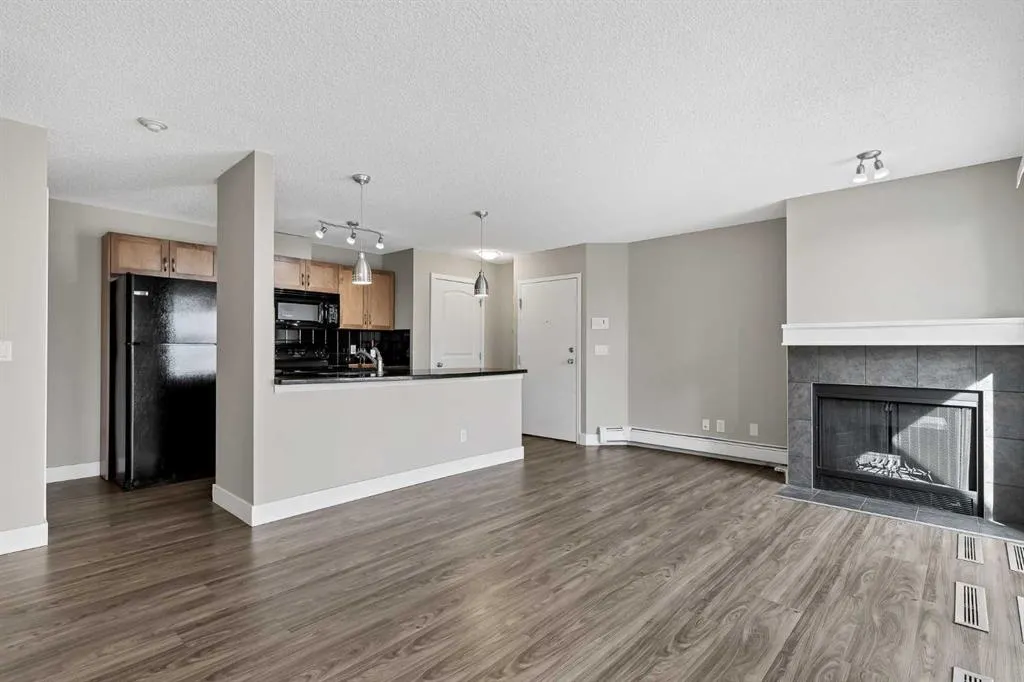 125 Village Heights SW #3