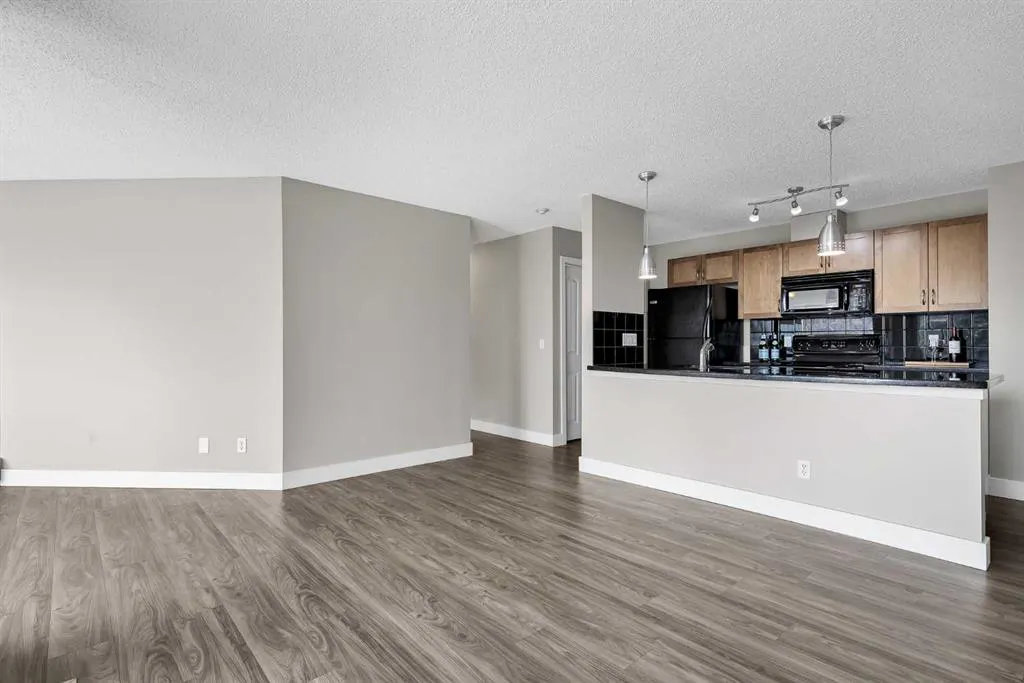 125 Village Heights SW #3