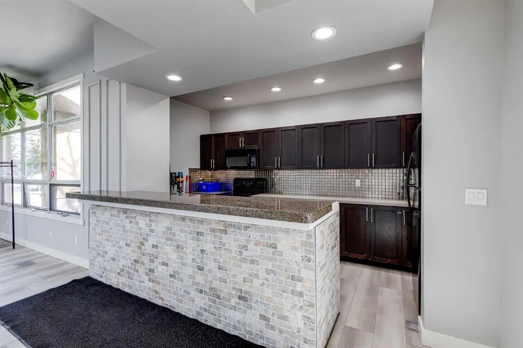 125 Village Heights SW #3