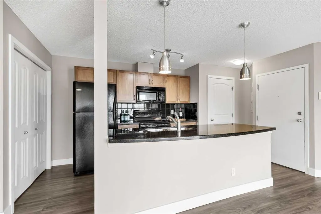 125 Village Heights SW #3