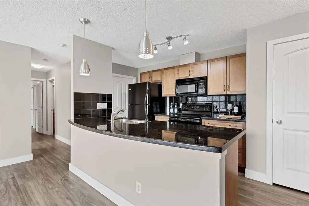 125 Village Heights SW #3