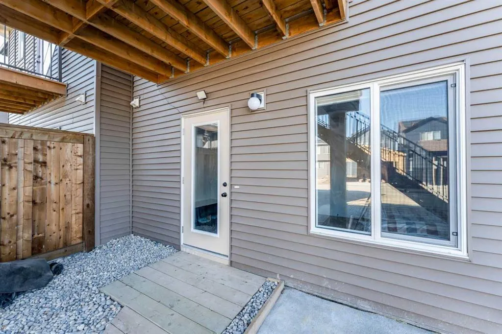 452 Tekarra Drive NW