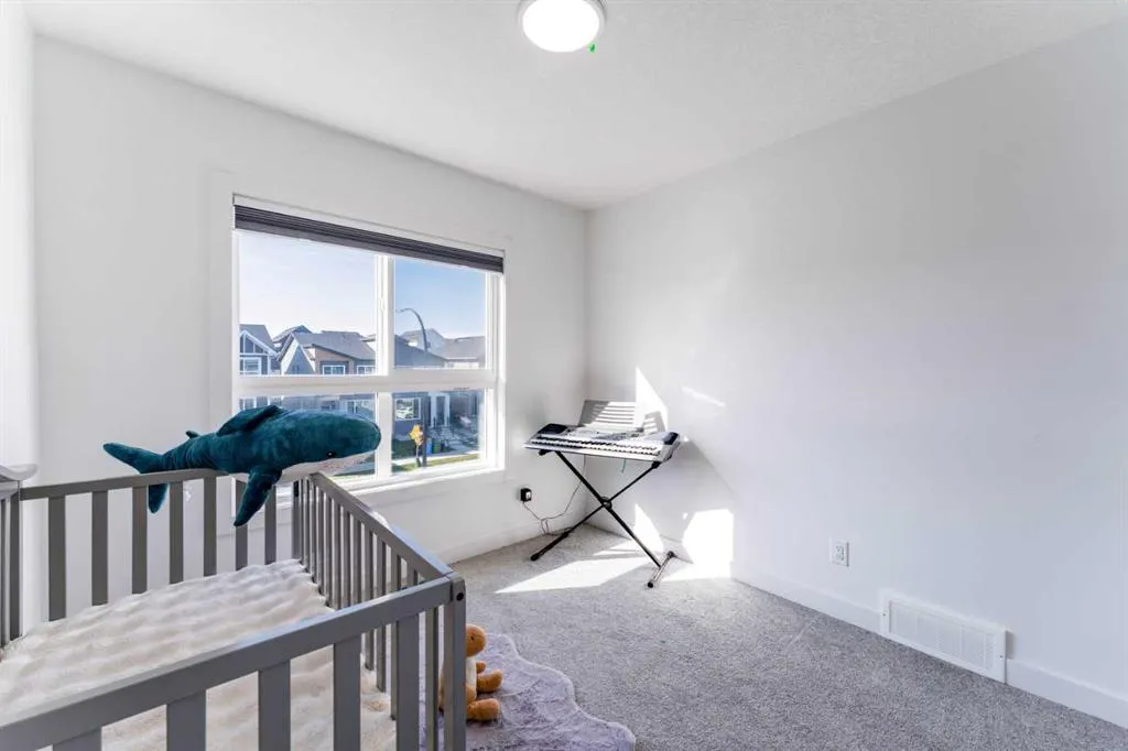 452 Tekarra Drive NW
