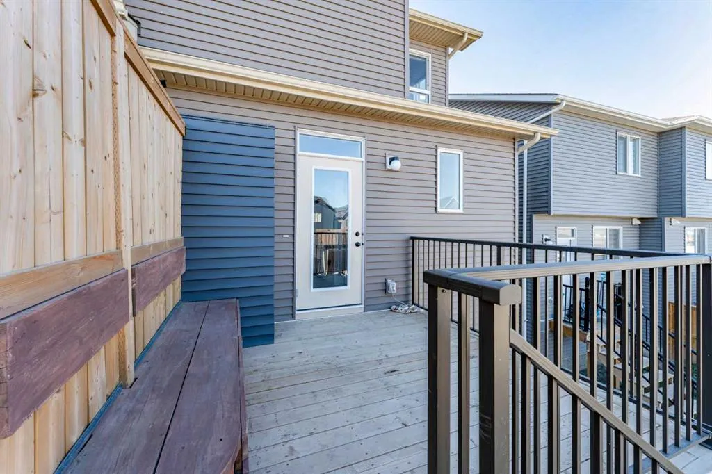 452 Tekarra Drive NW