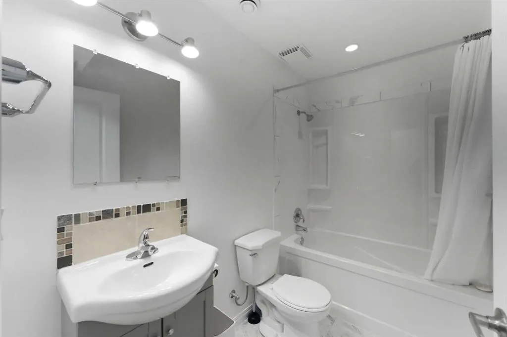 124 Pioneer Way