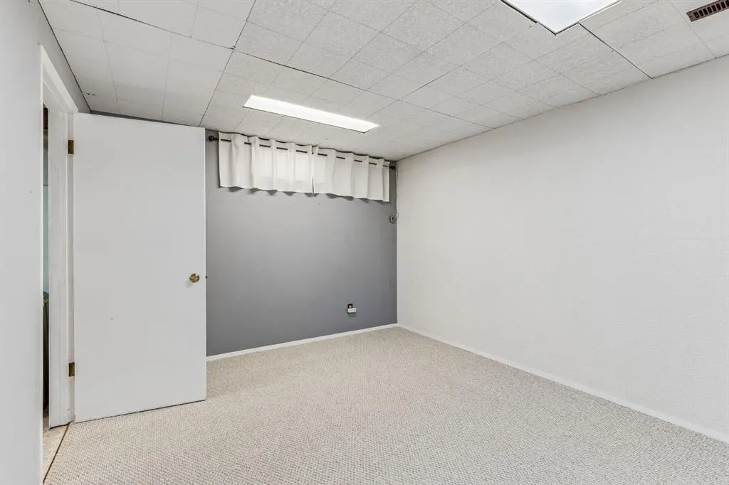 19 Woodbrook Road SW
