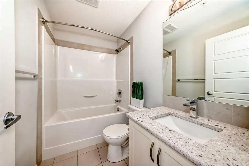 20 Seton Park SE #215