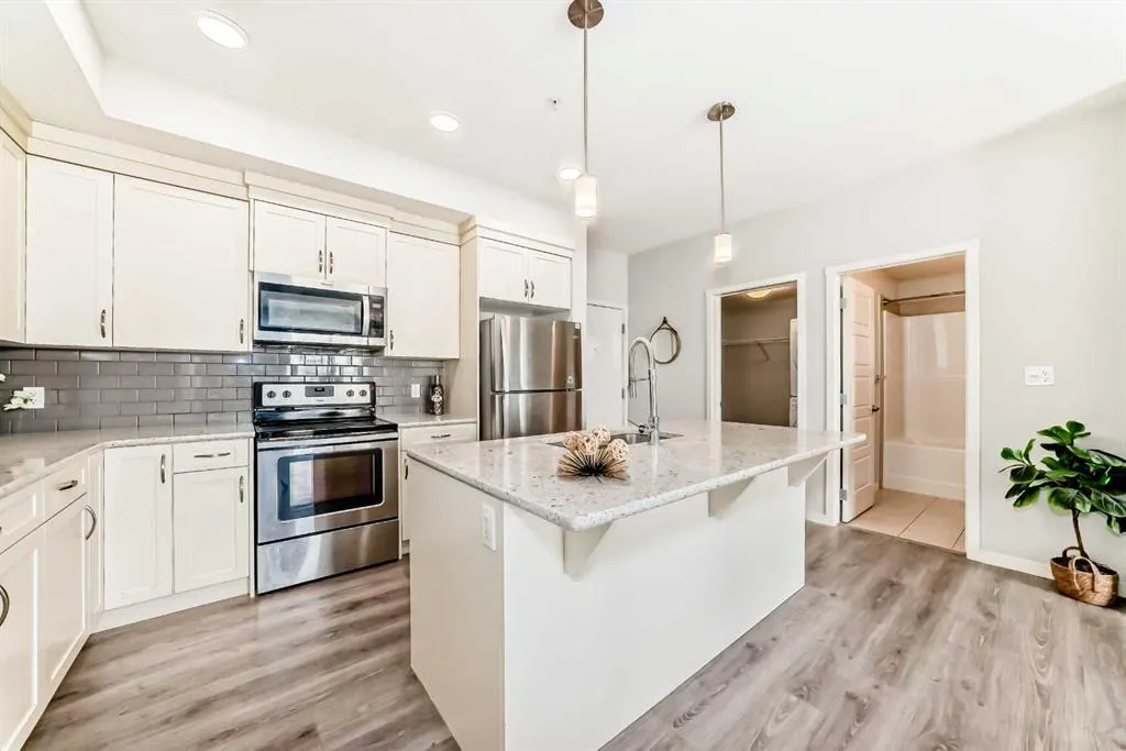 20 Seton Park SE #215