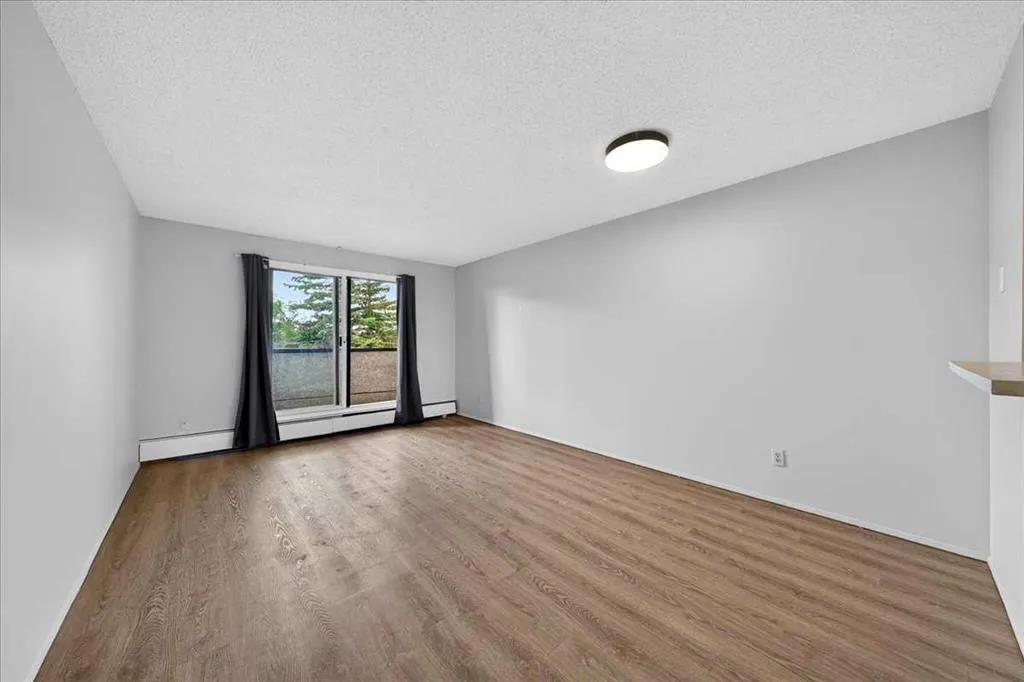1712 38 Street SE #203
